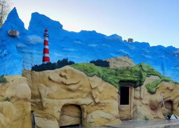 Dolfinarium geeft bruinvissenverblijf een opknapbeurt: samenwerking met kunstenares