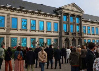 Pairi Daiza presenteert nieuwe gigantische ledshow op aquariumgebouw