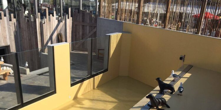 Het voormalige zeehondenverblijf in Zee Aquarium Bergen aan Zee.