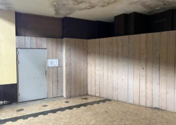 Achter deze wand in Blijdorp zit een verblijf verscholen: eenmalige openstelling