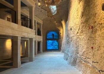 Dit zit er onder de grond in Edenya, de grootste tropische kas ter wereld