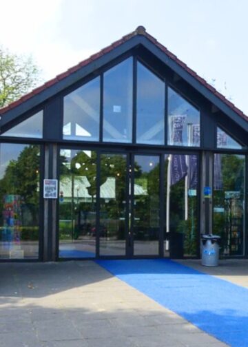 Friese dierentuin waarschuwt hondenbezitters bij ingang