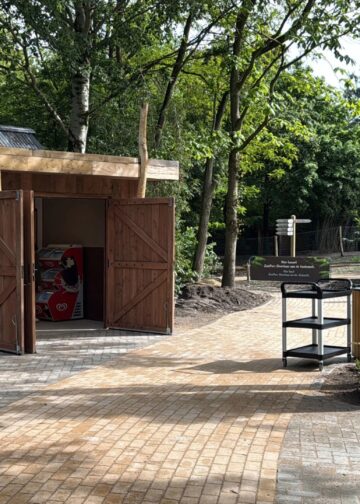 ZooParc Overloon neemt nieuw horecapunt in gebruik: uitzicht op dwergnijlpaarden