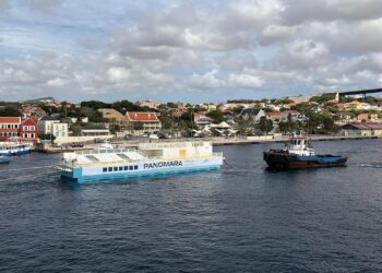 Unieke aquariumboot van 40 meter lang: zeedierenpark op Curaçao krijgt bijzondere attractie