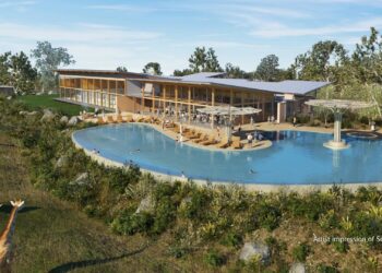 Giraffen spotten vanuit een overloopzwembad: 35 villa’s en vakantiehuisjes nu boekbaar in nieuw savanneresort
